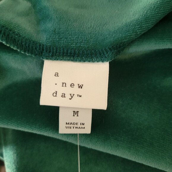A New Day Green Velvet Sleeveless Turtleneck Dress Womens M - Picture 3 of 6
